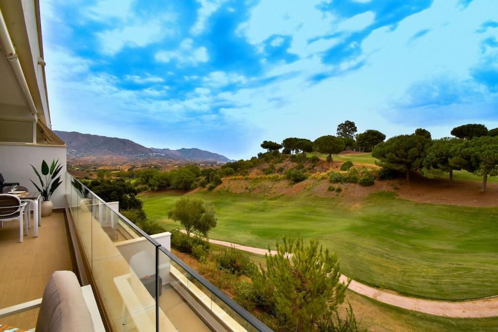 Appart De Standing Piscine Superbe Vue Golf Malaga Exterior photo