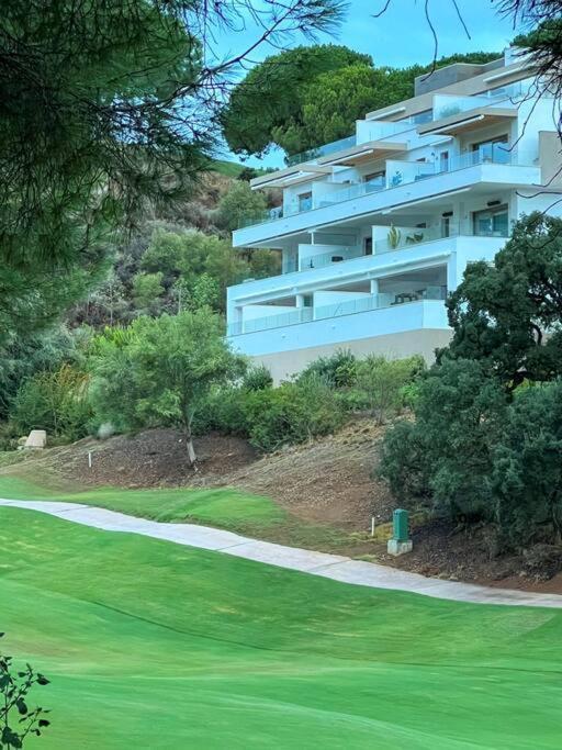Appart De Standing Piscine Superbe Vue Golf Malaga Exterior photo