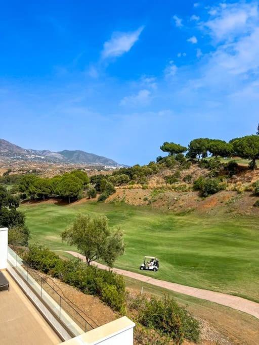 Appart De Standing Piscine Superbe Vue Golf Malaga Exterior photo